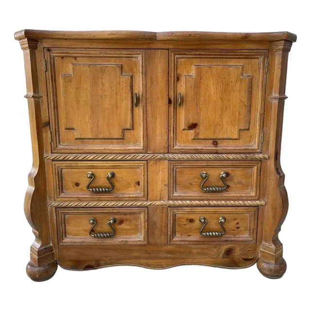 1980s Henredon Spanish Baroque Carved Solid Pine Bar