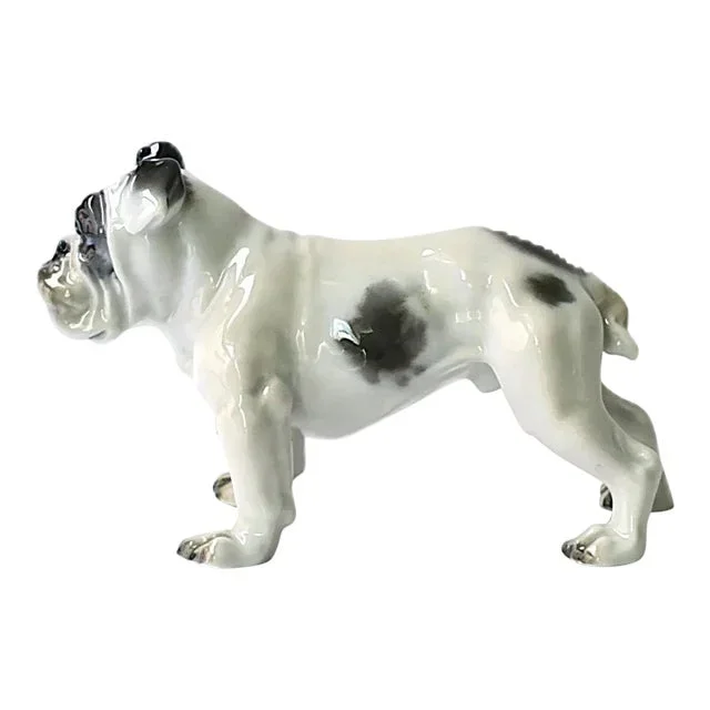 Bulldog by Fritz Diller