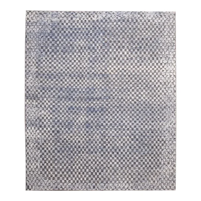 Contemporary Soumak Style Wool Rug in Gray With Seamless Design
