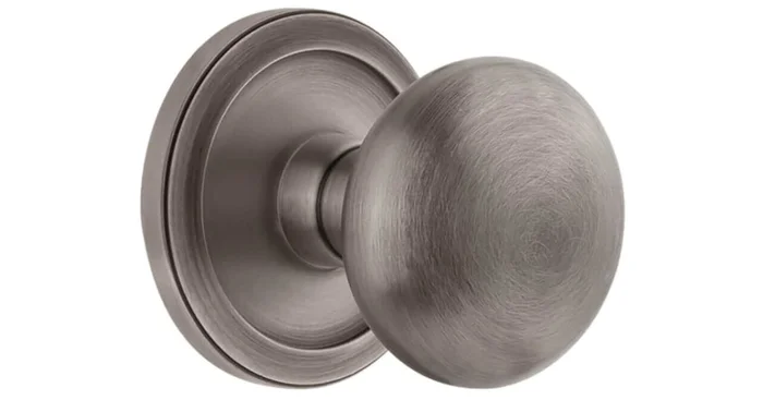 Grandeur Fifth Avenue Solid Brass Passage Door Knob Set with Circulaire Trim from the Concealed Screw Collection – 2-3/8″ Backset