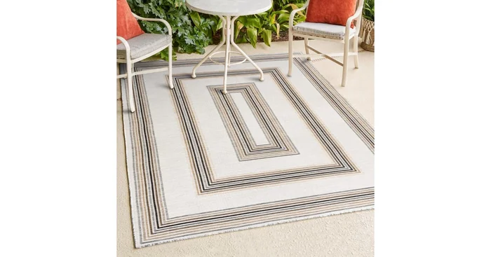 JONATHAN Y Lighting Savannah 4′ x 6′ Polypropylene Border and Striped Indoor/Outdoor Rectangular Area Rug