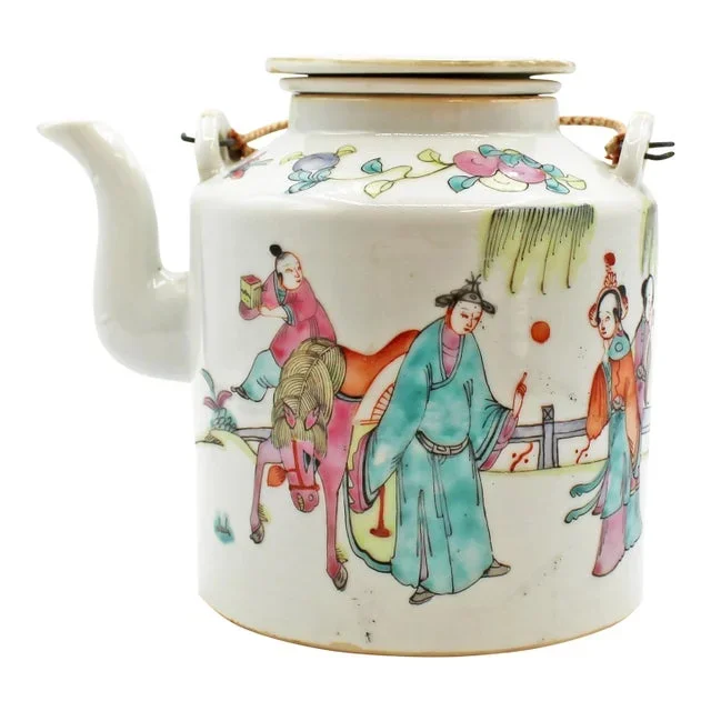 Later 19th Century Chinese Export Porcelain Tea Pot