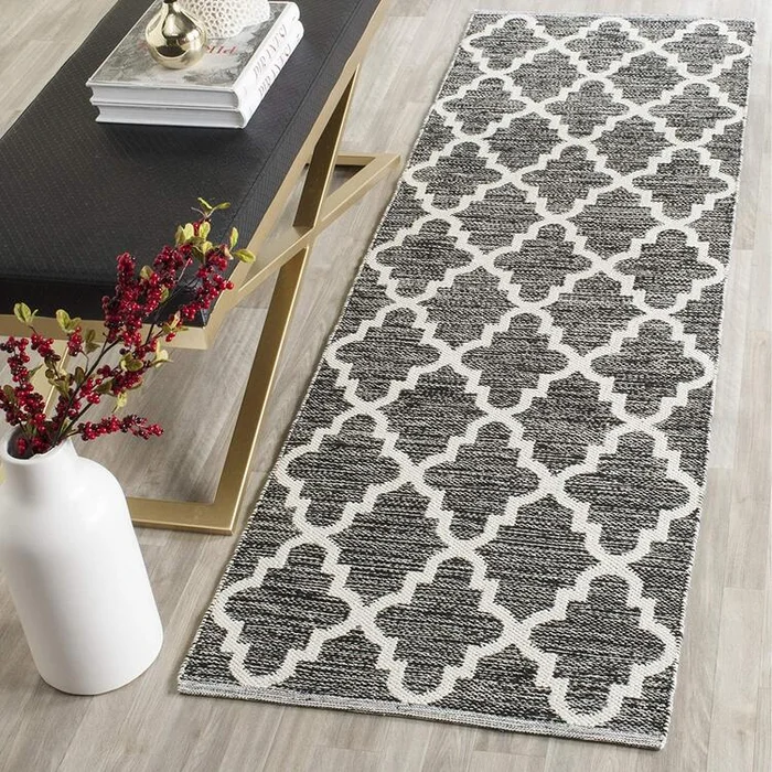 Safavieh MTK810D Montauk Collection Runner Rug