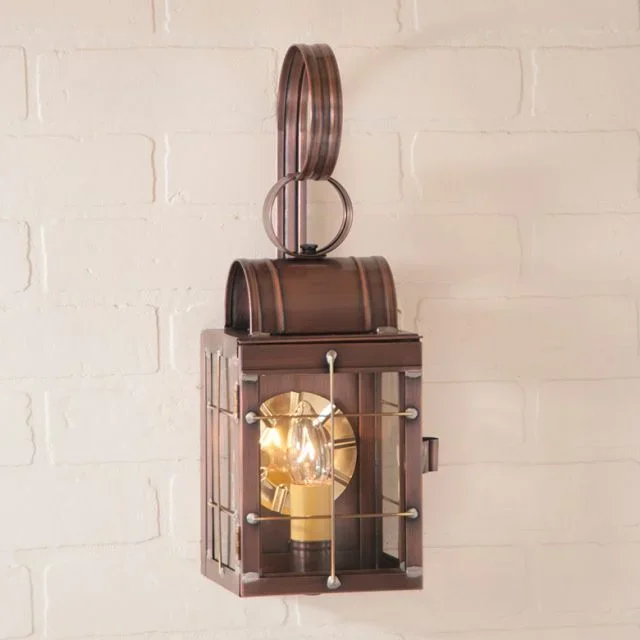 Single Wall Lantern in Antique Copper – 1-Light