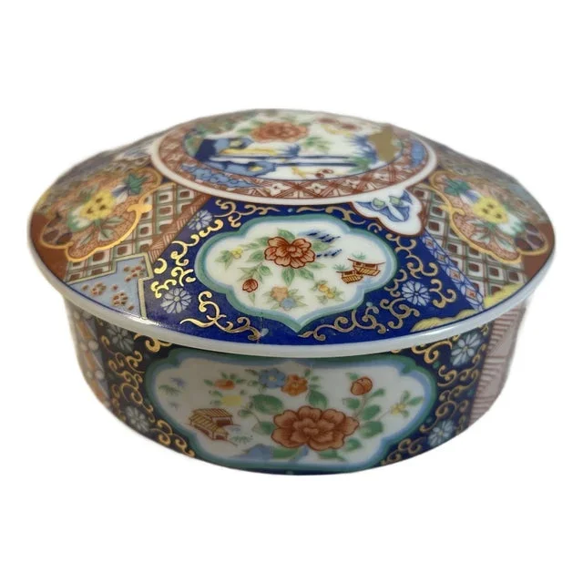 Vintage Chinese Rose Medallion Round Porcelain Trinket Box