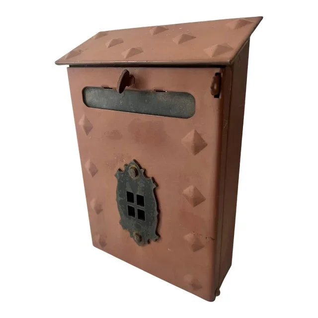 Vintage Mounted Mailbox with Turnkey to Open and Removable Large Paper holder