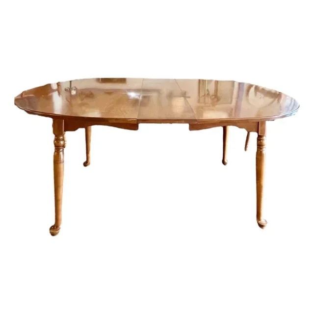 Vintage Pennsylvania House Maple Dining Table With 2 Leaves